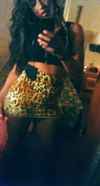 , 25  female escort, Killeen
