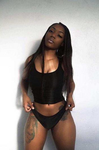 , 22  female escort, Killeen