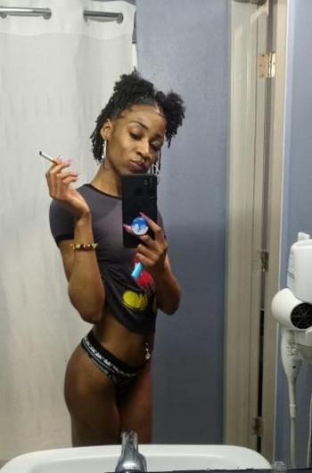 Tiny Toy, 27  female escort, Killeen