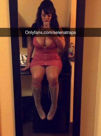 Selena, 21  female escort, Killeen