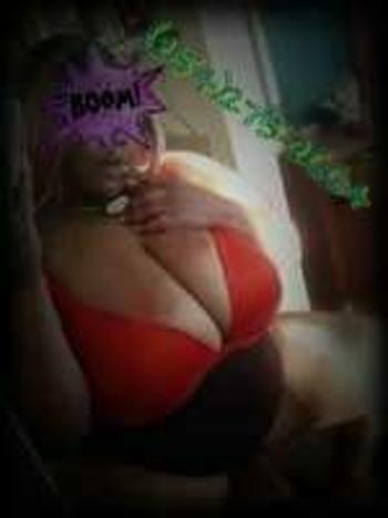 Queen, 27  female escort, Killeen