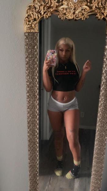 TahTah, 25  female escort, Killeen