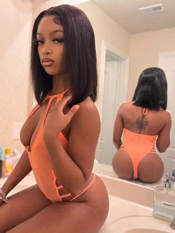 Lolli, 22  female escort, Killeen