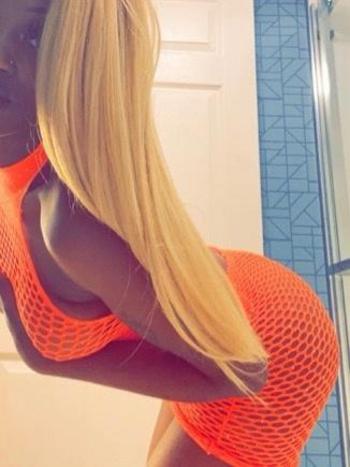 Barbiiee, 22  female escort, Killeen