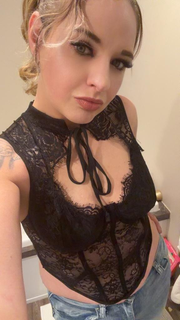 escort photo 20